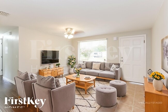 Photo - 447 W Clermont Dr