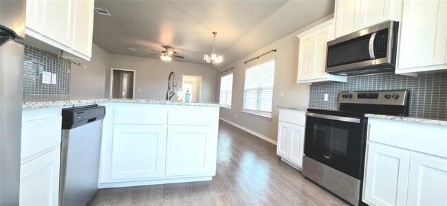 Photo - 136 Mike Warner Dr