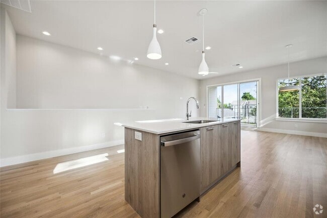 Building Photo - 5314 Suez St Rental