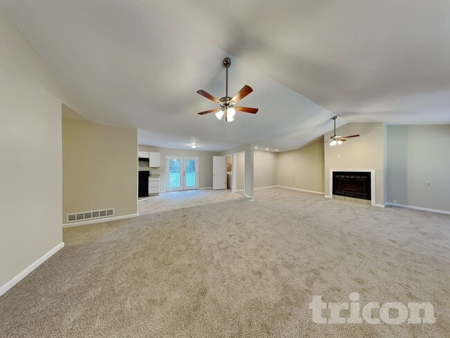 Photo - 8977 Tweeddale Dr