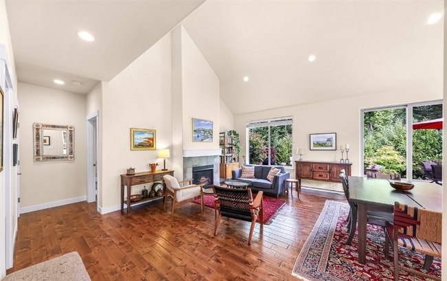 Photo - 697 Chuckanut Dr N