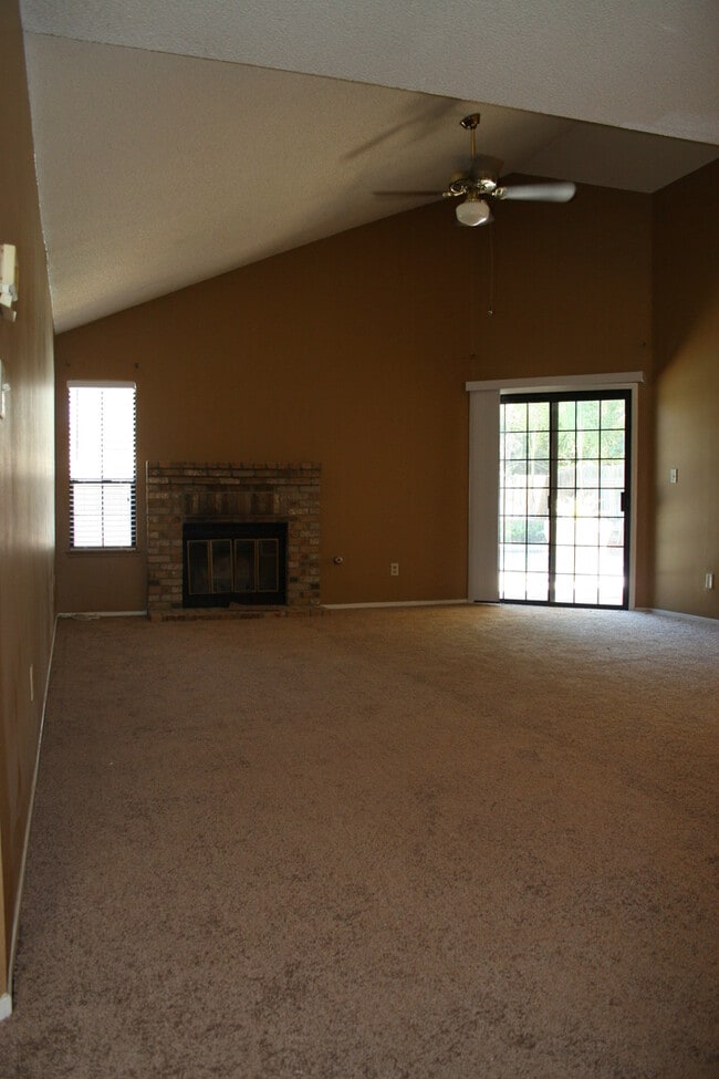 Photo - 13004 Hillary Way
