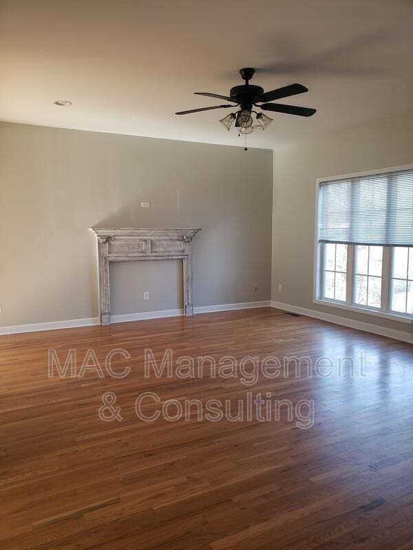 Photo - 1028 Nottingham Dr