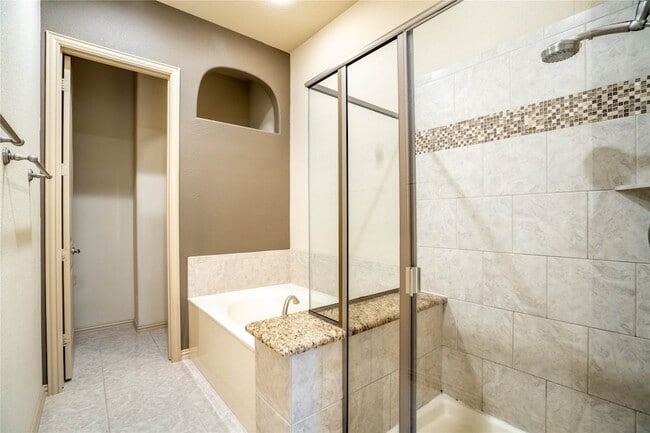 Photo - 185 Carrington Ln