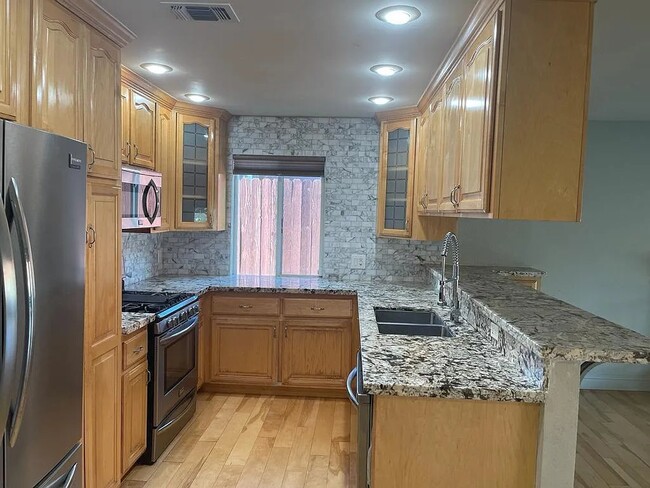 Photo - 279 Lisawood Dr