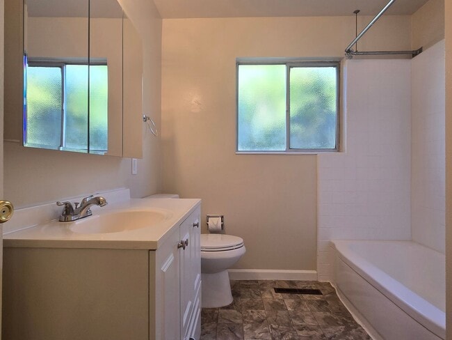 1712 Marshall Ct Unit B