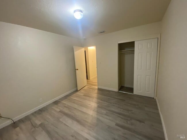 Building Photo - 561 Azalea Way Rental