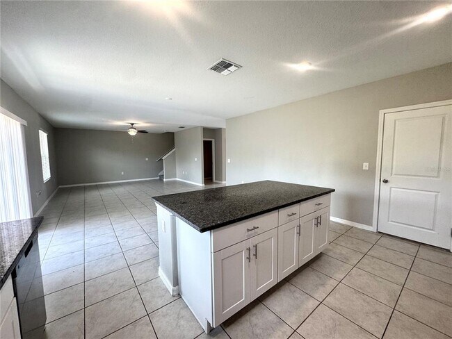 Photo - 5415 Amaryllis Garden St