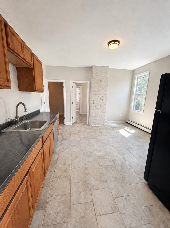 112 2nd Ave Unit 112 2nd Ave #2,