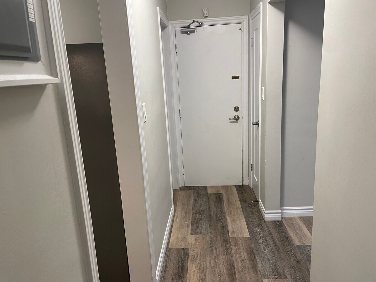 Photo - 464 Elizabeth St Unit 4