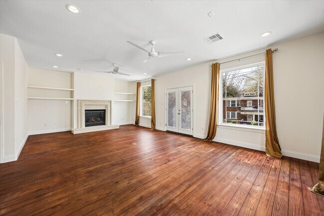 Photo - 4011 Garrott St