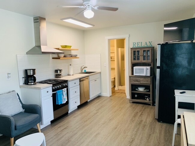 Fully socked kitchen