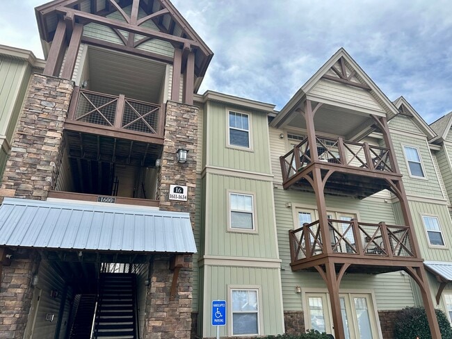 Photo - Flats at the Pier, 1624