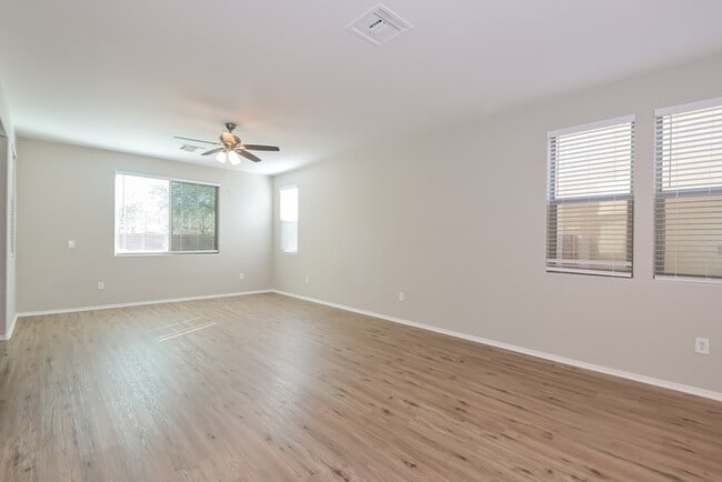 Photo - 171 W Calle Gota