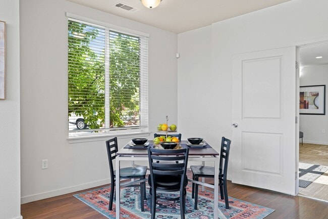Photo - Orion 1758 6th Ave