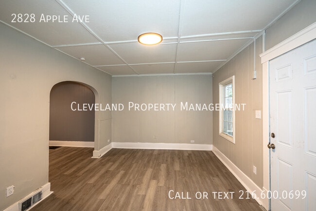 Photo - 2828 Apple Ave