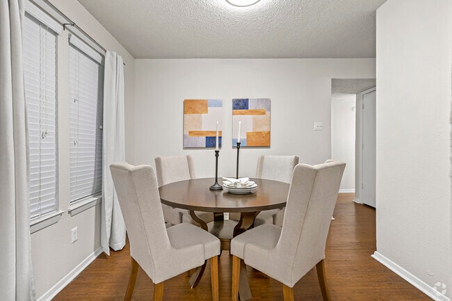 1BR, 1BA - 698SF (A1) - Comedor