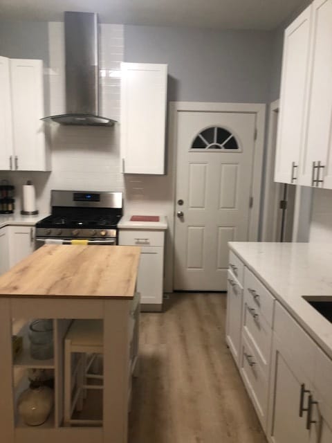 Kitchen - 4322 N Milwaukee Ave Unit Apt 1