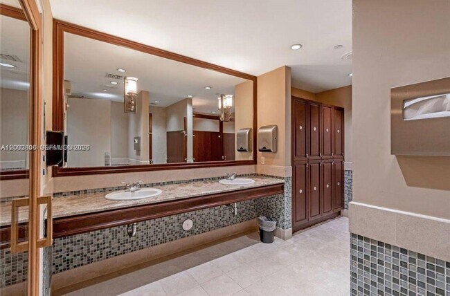 Photo - 20000 E Country Club Dr Unit 906