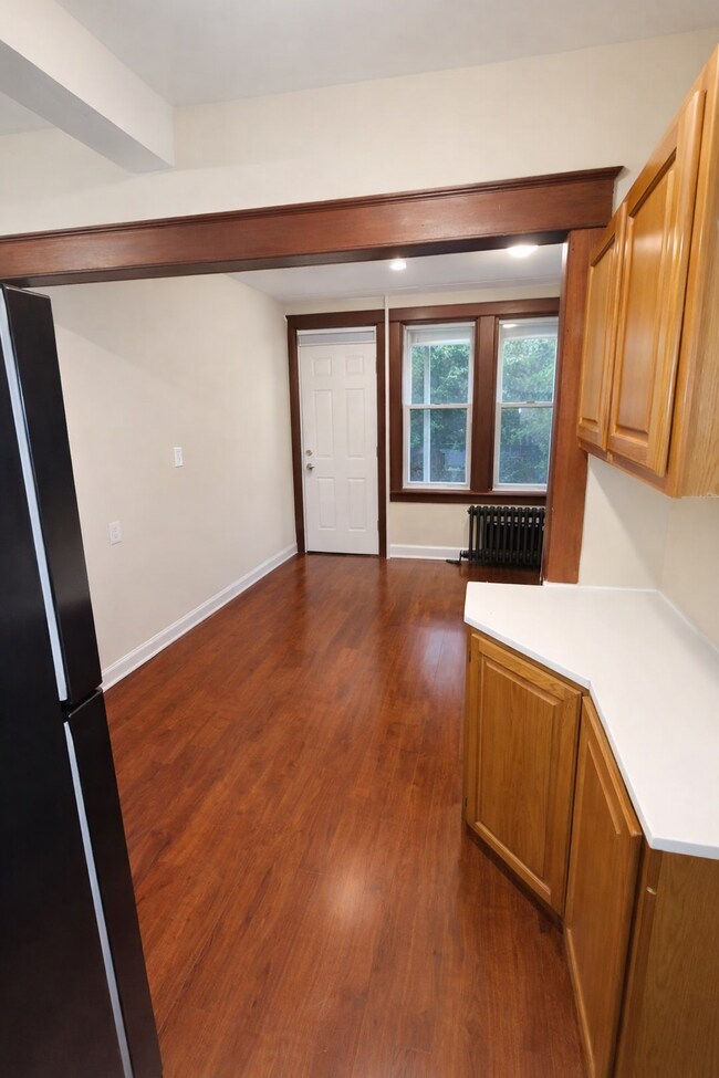 Photo - 270 Livingston Ave Unidad #1