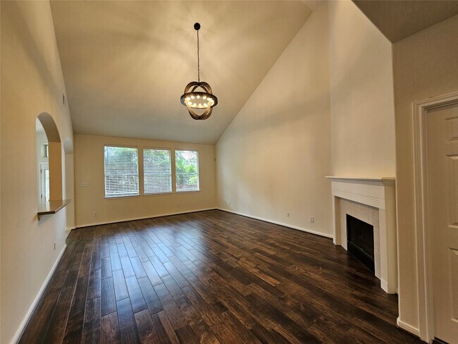 Photo - 98 W Knightsbridge Dr