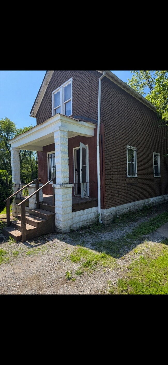 Photo - 2120 St Louis Ave