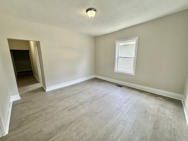 Photo - 719 Washington Ave SW