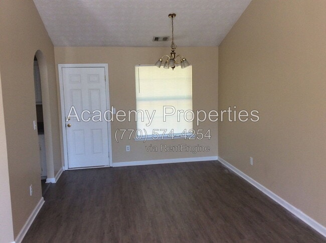 Photo - 390 Summer Hill Cir