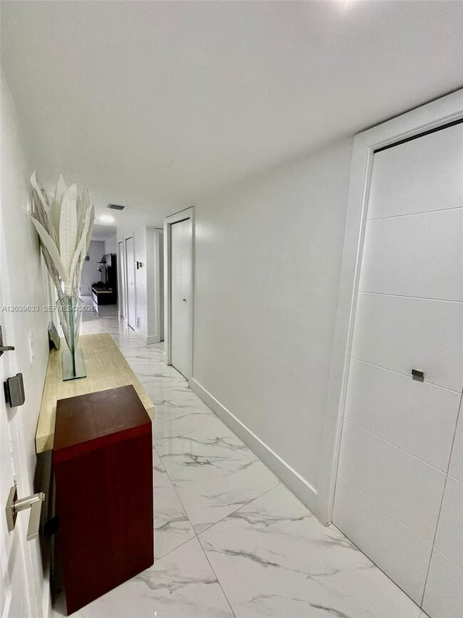 Photo - 16461 Blatt Blvd Unidad 103
