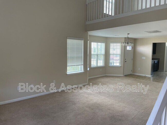 Photo - 547 Song Sparrow Ln