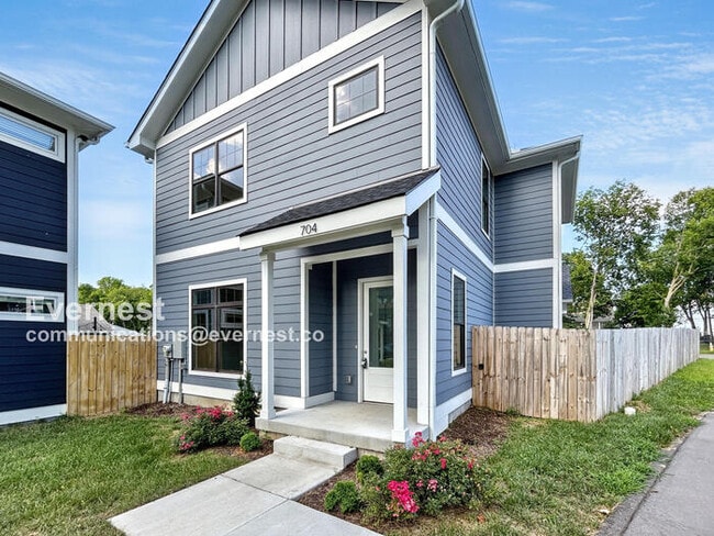 Building Photo - 704 26th Ave N Rental