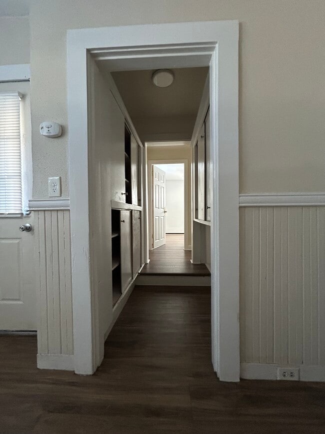 Photo - 909 Centre St