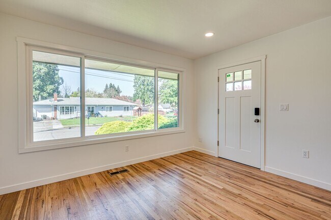 Photo - 634 NE 19th Ave