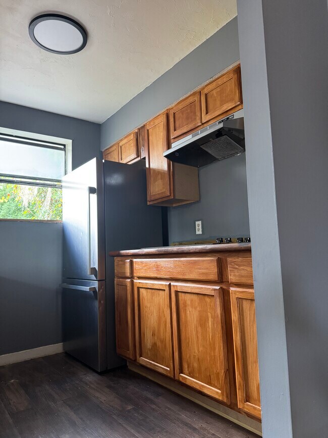1863 Nekoma Ct Unit C