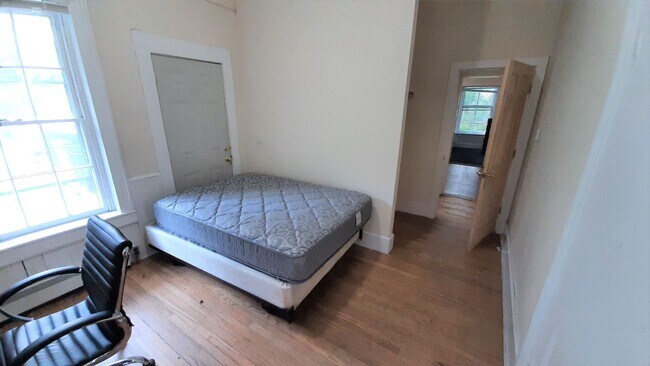 105 Hudson St Unit House