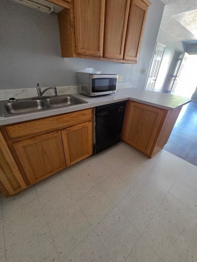 Photo - 420 E 9th St Apartamento Unidad 4 (1171)