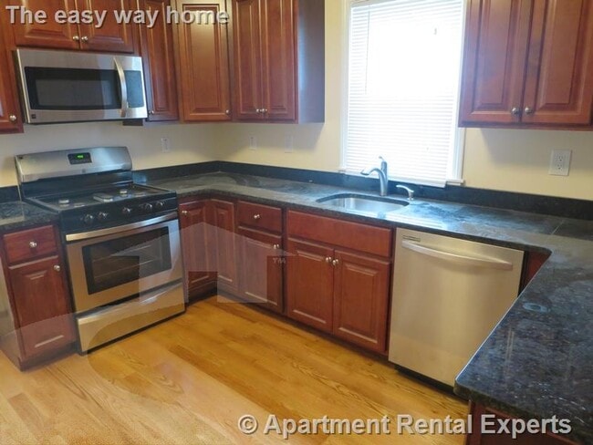 Building Photo - 217 Willow Ave Unit #1