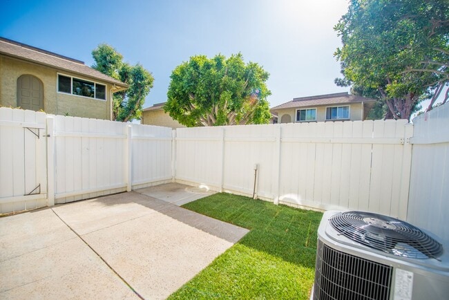 Photo - Sunny and Bright 3 Bedroom End Unit in Yorktown Villas Neighborhood