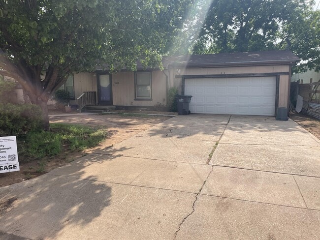 Photo - 1009 Hirschi Ln