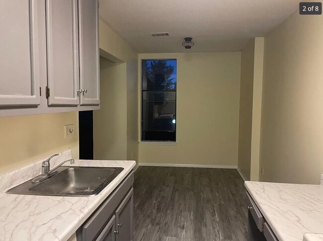 Kitchen/ small area for dining table - 52 Shrewsbury Green Dr Unit 52J Shrewsbury Green Dr