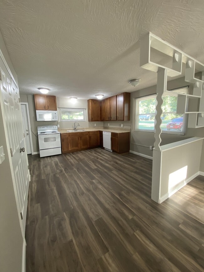 Photo - 1628 W Scott St