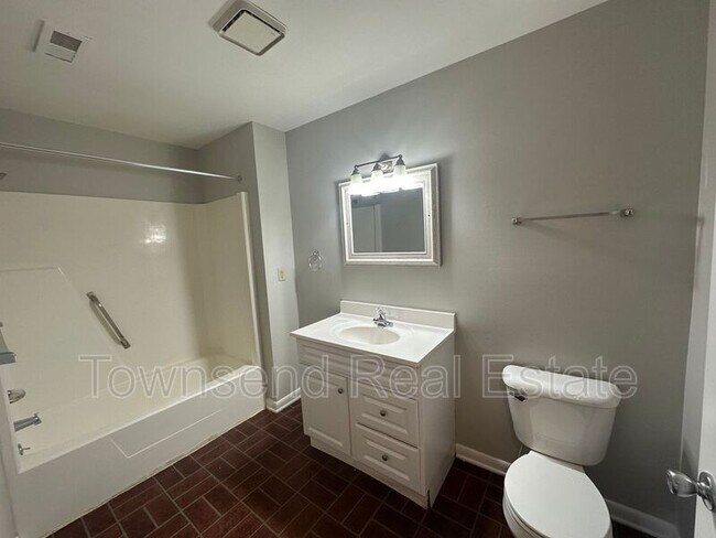 Photo - 5853 Century Oaks Dr