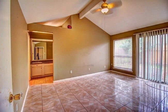 Photo - 11818 Plumpoint Dr