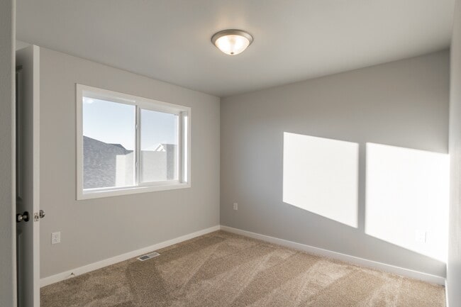 Photo - 3725 33rd St S