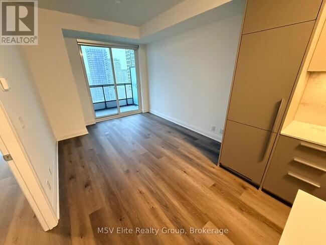 Photo - 65 Broadway Ave Unité 2505