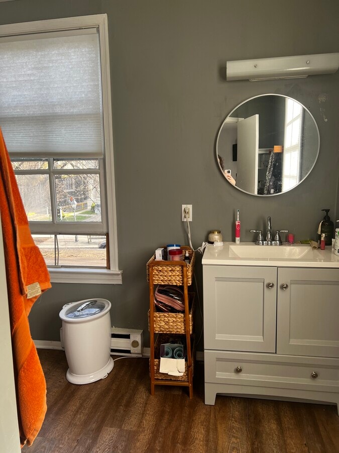 Baño - 9 Kings Hwy E