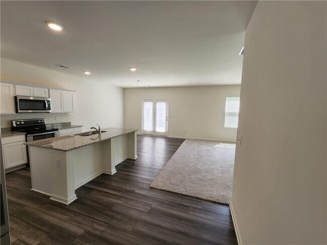 Photo - 151 Andria Wy NW