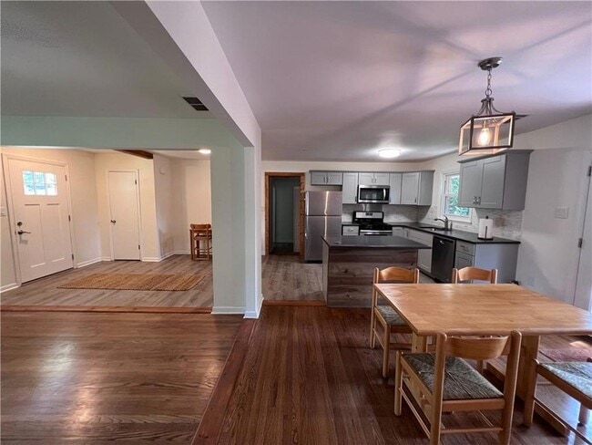 Photo - 1180 Starline Dr