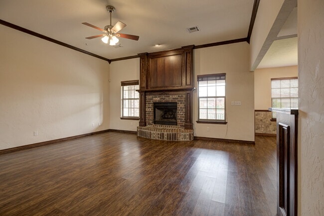 Photo - 509 Finch St