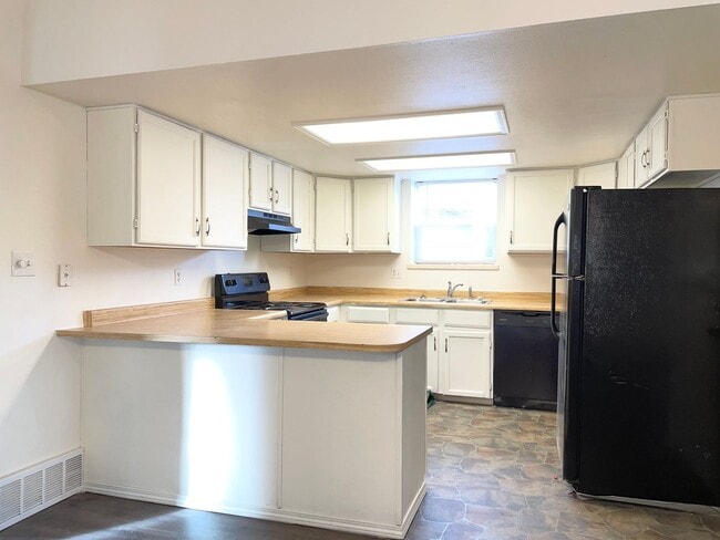 Photo - Cute 3 Bedroom, 2 Bath Single Family Home